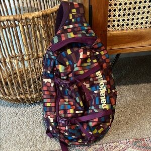 Patagonia atom sling bag barely used